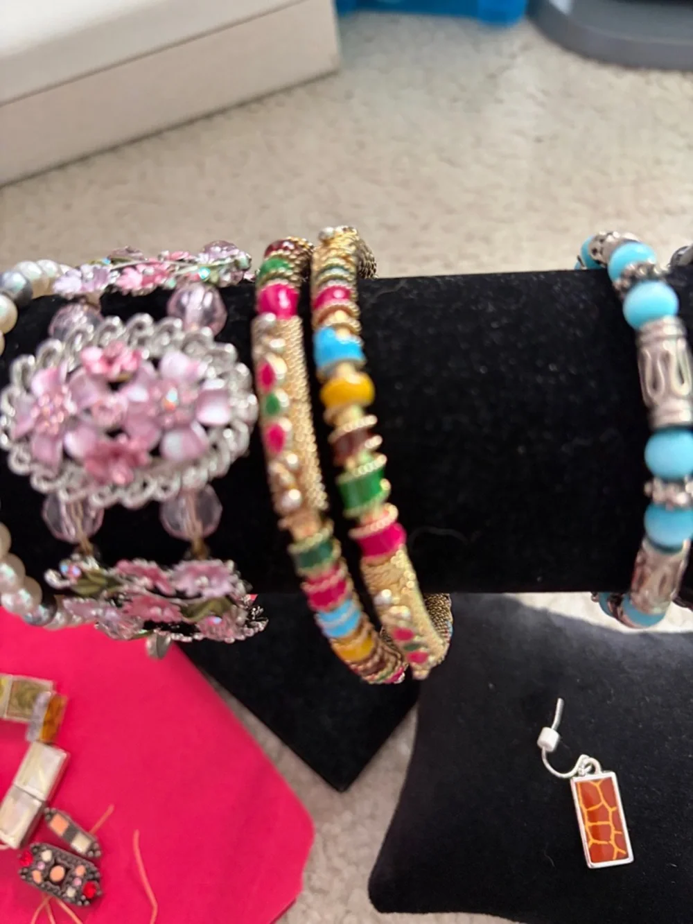 Lot/box Fashion Bracelets,bracelet/matching earrings & broken bracelet pieces - Picture 6 of 14
